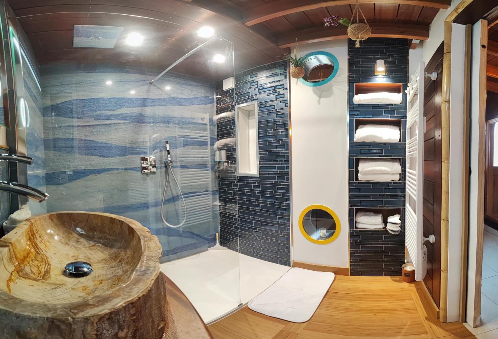 La Kaz Rhumantique Sauna And Spa Privatif La Rivière-Saint-Sauveur Exterior foto