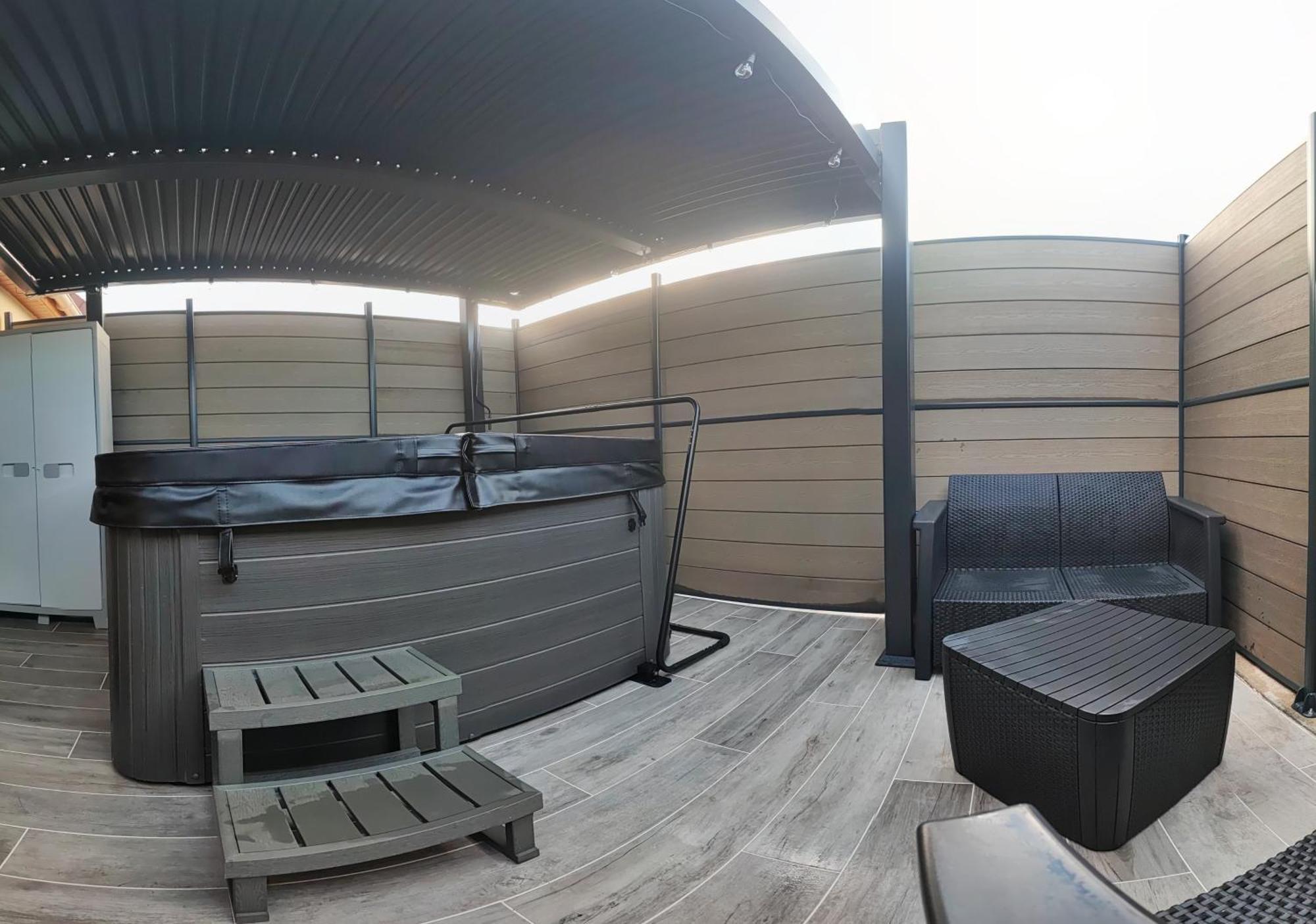 La Kaz Rhumantique Sauna And Spa Privatif La Rivière-Saint-Sauveur Exterior foto